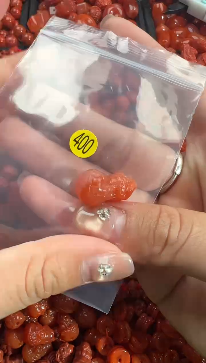 南红玛瑙未镶嵌颈饰1