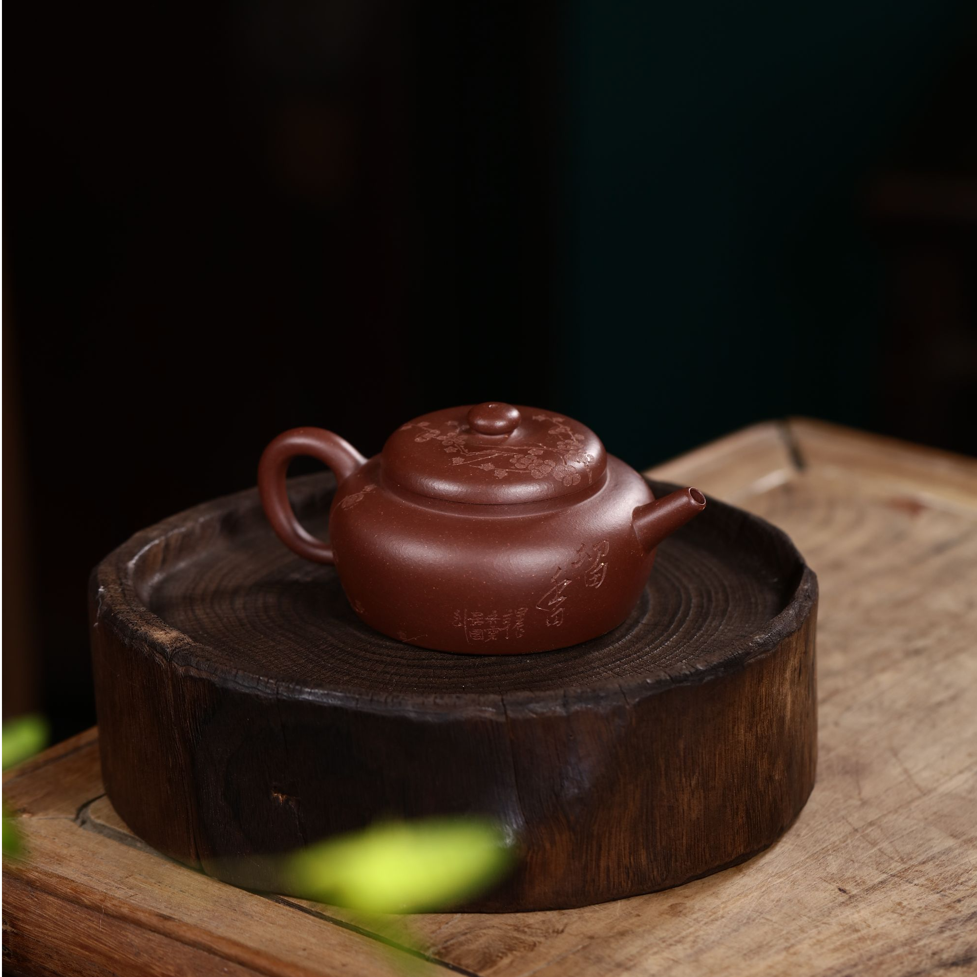 【玉臻】国工全手工制 通刻梅花光素器慕古款大平底 紫泥170cc