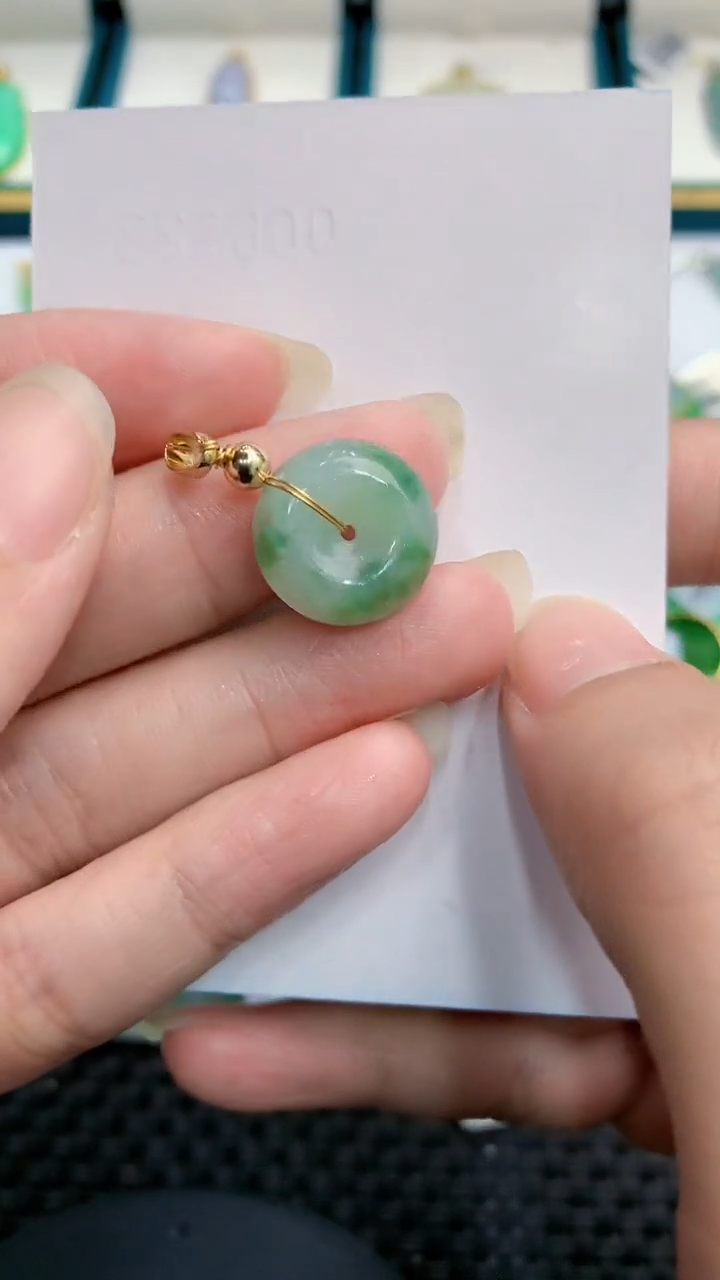 【闪购商品】翡翠颈饰未镶嵌            8