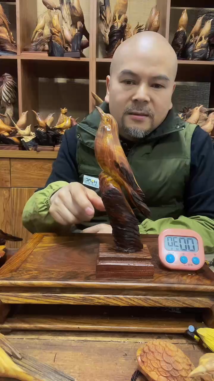 松木成***穗 定向 成熟的麦穗