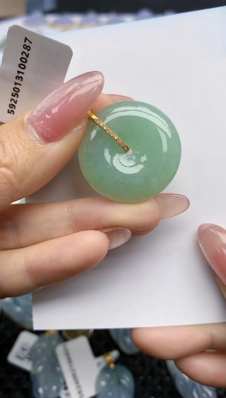 【闪购商品】翡翠颈饰18K金镶嵌天然翡翠A货