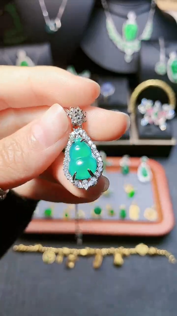 【闪购商品】翡翠颈饰未镶嵌吊坠