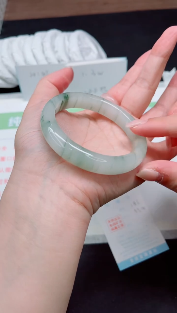 【闪购商品】石英质玉手镯未镶嵌K186-58.4