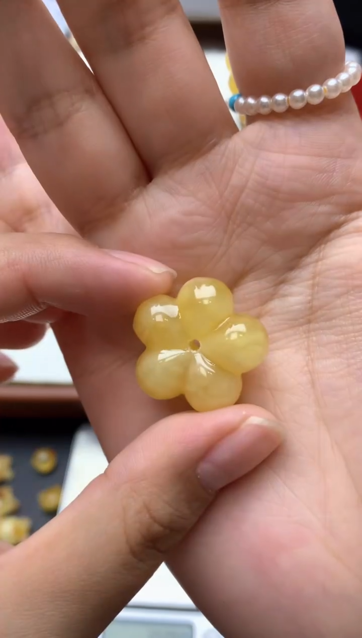 【闪购商品】琥珀珠宝奇石未镶嵌092琥珀蜜蜡花粉有纹小坑介意勿拍