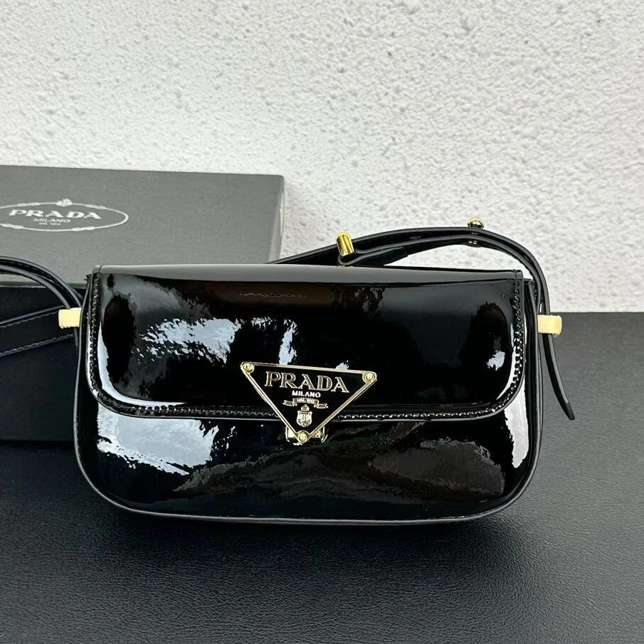 99新 Prada/普拉达 黑金漆皮单肩包JM