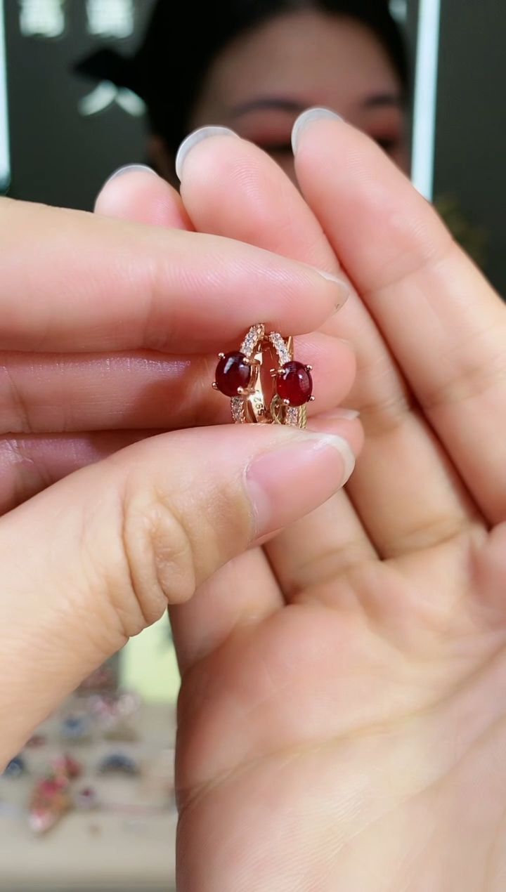 【闪购商品】红宝石耳饰银S925镶嵌耳饰