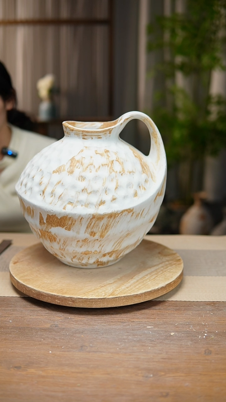 【闪购商品】陶瓷花器诧寂黄胖奶壶