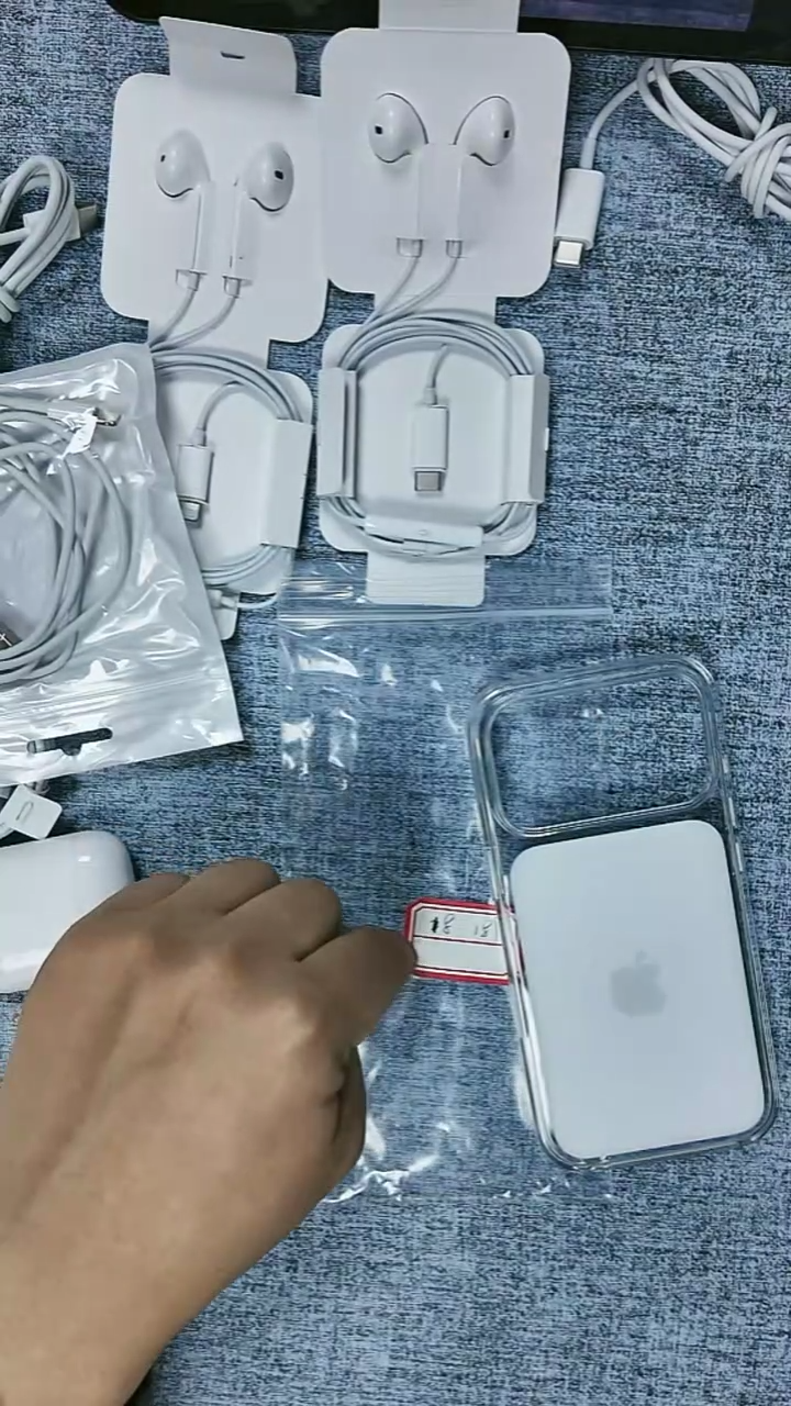 99新18号 17pro  透明 微微瑕