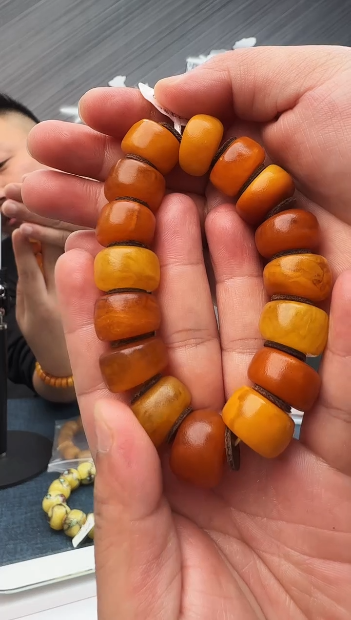 蜜蜡未镶嵌珠宝奇石假一罚十微瑕60，19.8多样性发其一