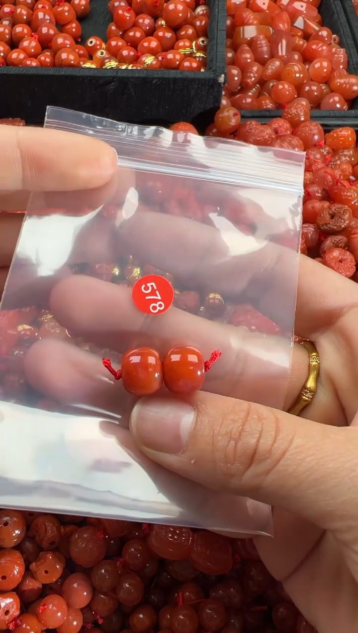 【闪购商品】南红玛瑙颈饰未镶嵌1