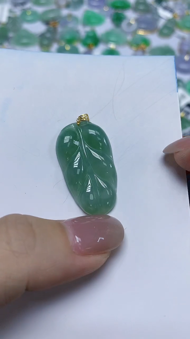 翡翠18K金镶嵌颈饰天然缅甸翡翠A货