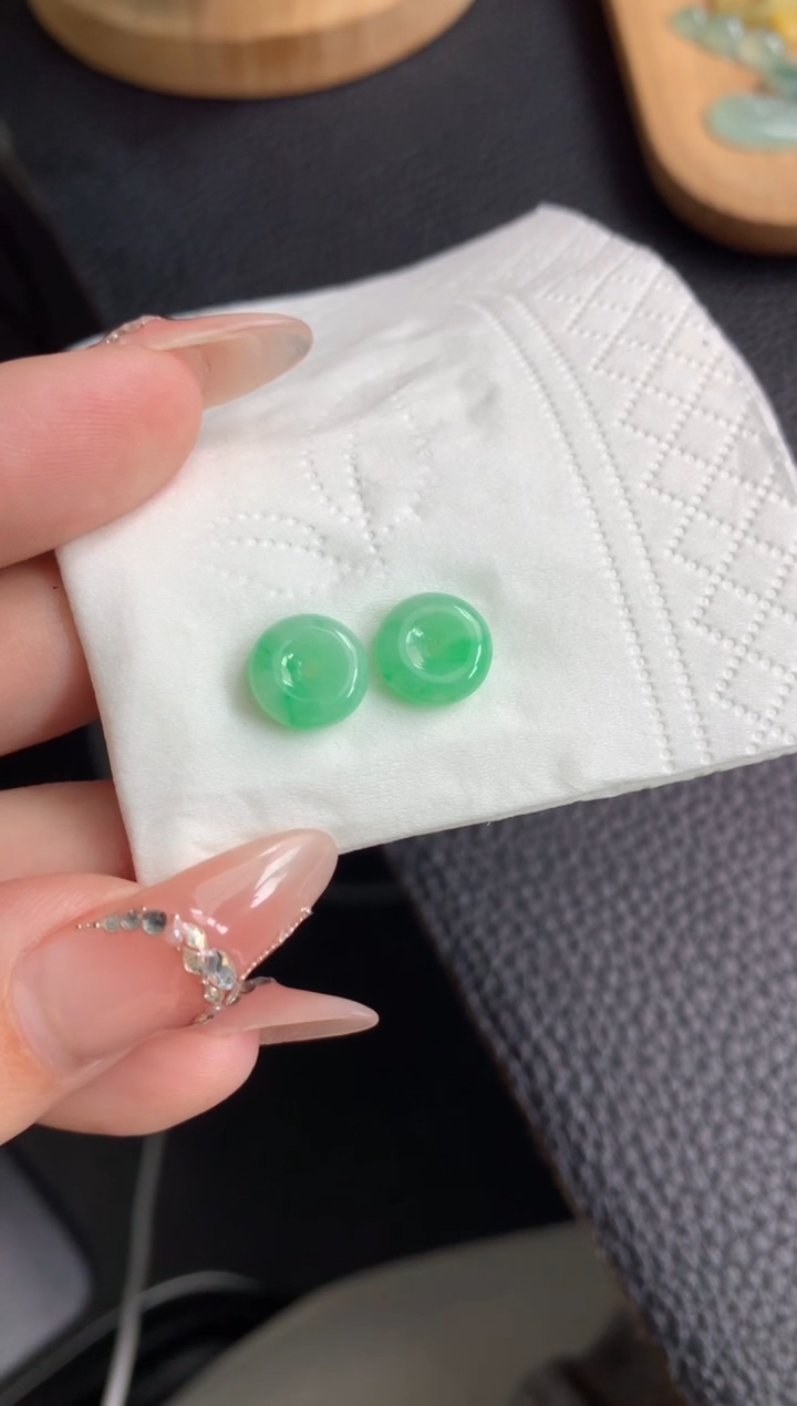 【闪购商品】定制翡翠未镶嵌一对扣子