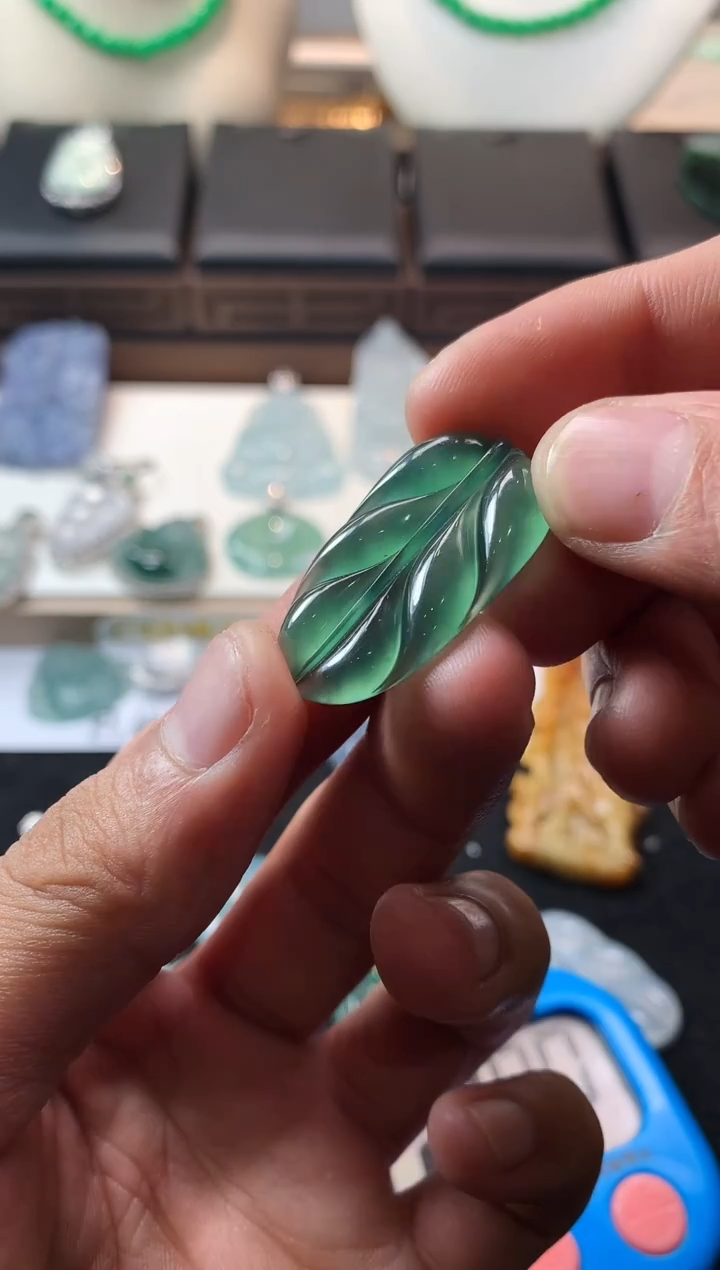 未镶嵌定制翡翠管****️3332毛货不退不换