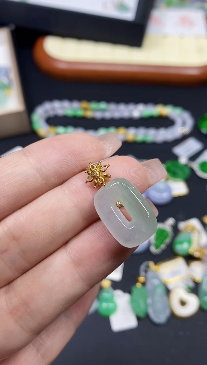 吊坠(不含链)18K金镶嵌翡翠公主扣18K金扣镶嵌@@CMT785