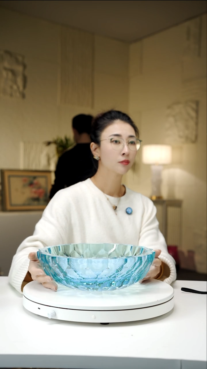 手工艺品琉璃牛*宝石蓝凹面果盘