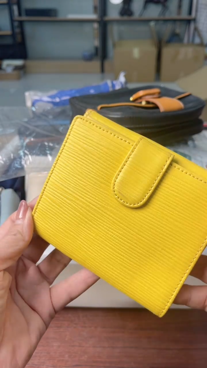 水牛剖层皮革中古杂项默认微瑕，满18包邮