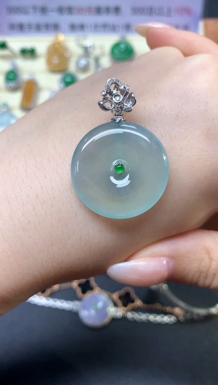 【闪购商品】翡翠吊坠(不含链)18K金镶嵌吊坠|6200+620