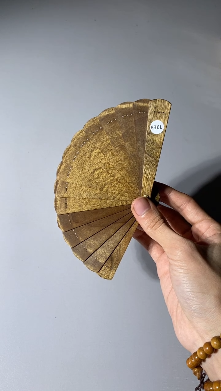 【闪购商品】金丝楠木雕836号10cm金丝楠木小叶桢楠掌中扇