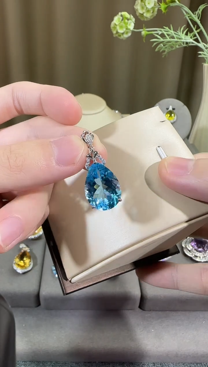 颈饰托帕石银S925镶嵌13*18mm吊坠水滴款