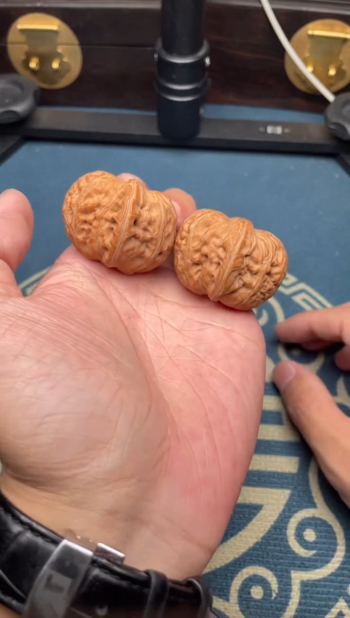 文玩核桃吊坠元宝39