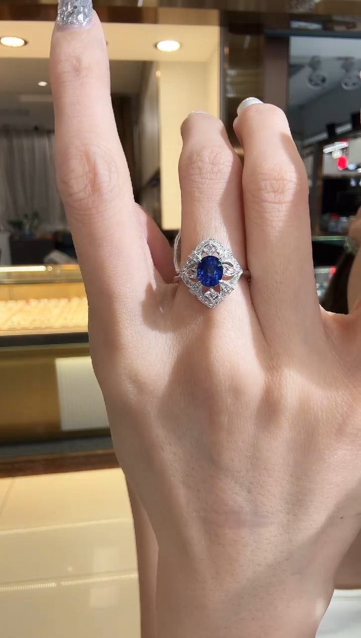 戒指蓝宝石18K金镶嵌1.62ct