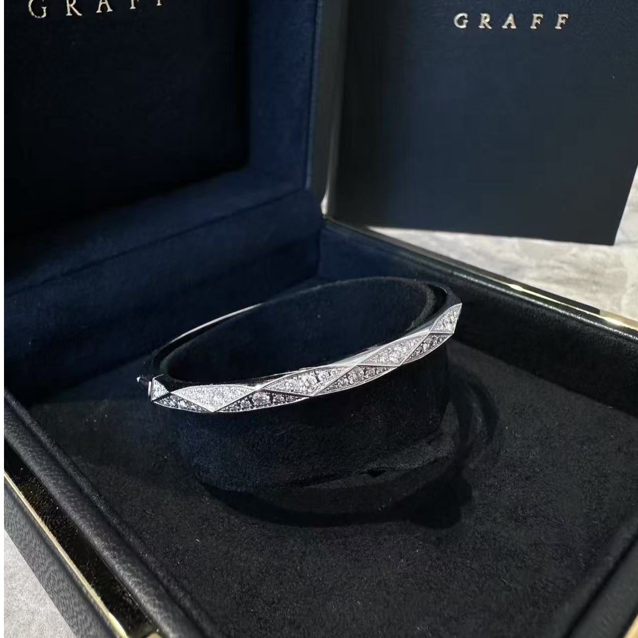 未使用 Graff/格拉夫 小花6欢 白金 莫比乌斯环 满钻 手镯 16