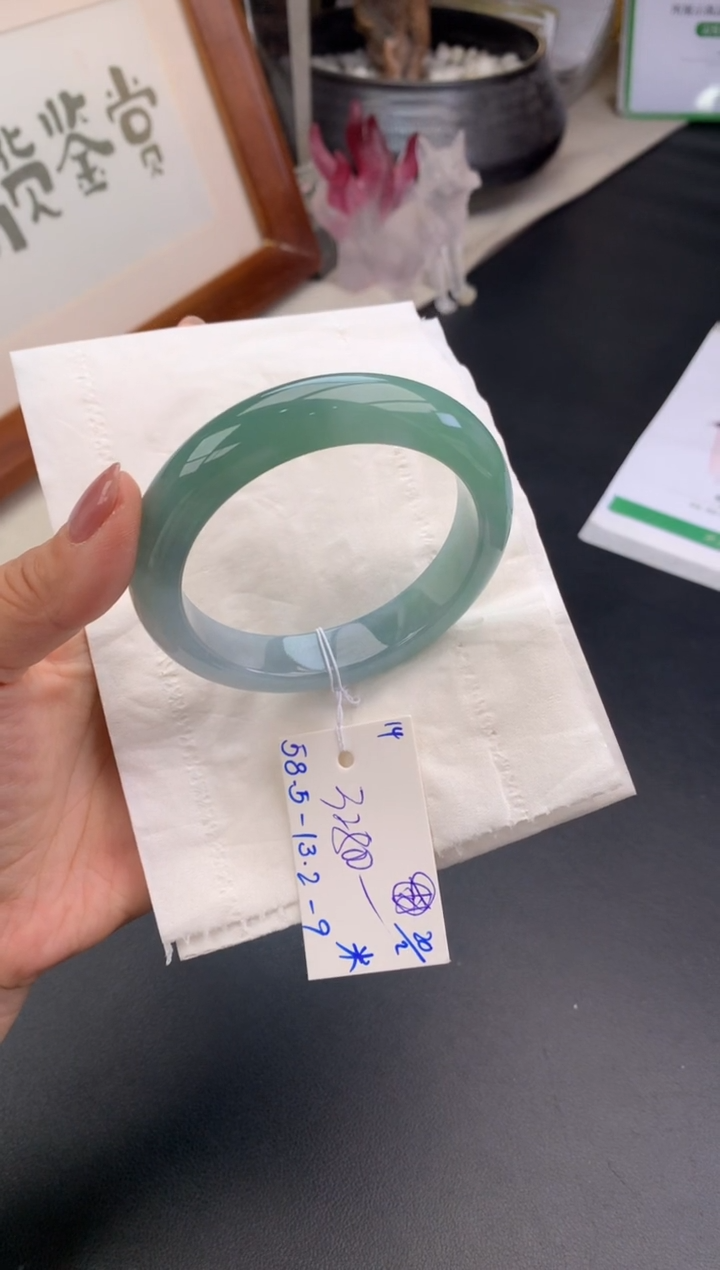 【闪购商品】翡翠手镯未镶嵌玉手镯