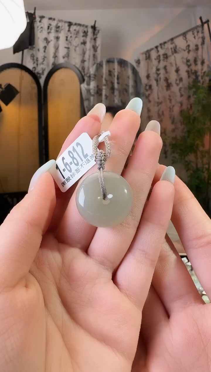 和田玉未镶嵌颈饰扣 812 带包容（介意慎拍）