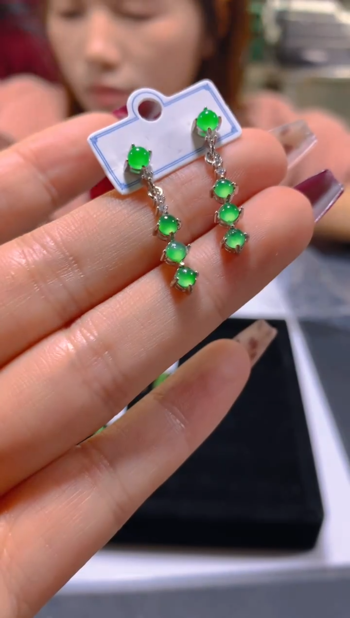 未镶嵌翡翠耳饰多样性发一