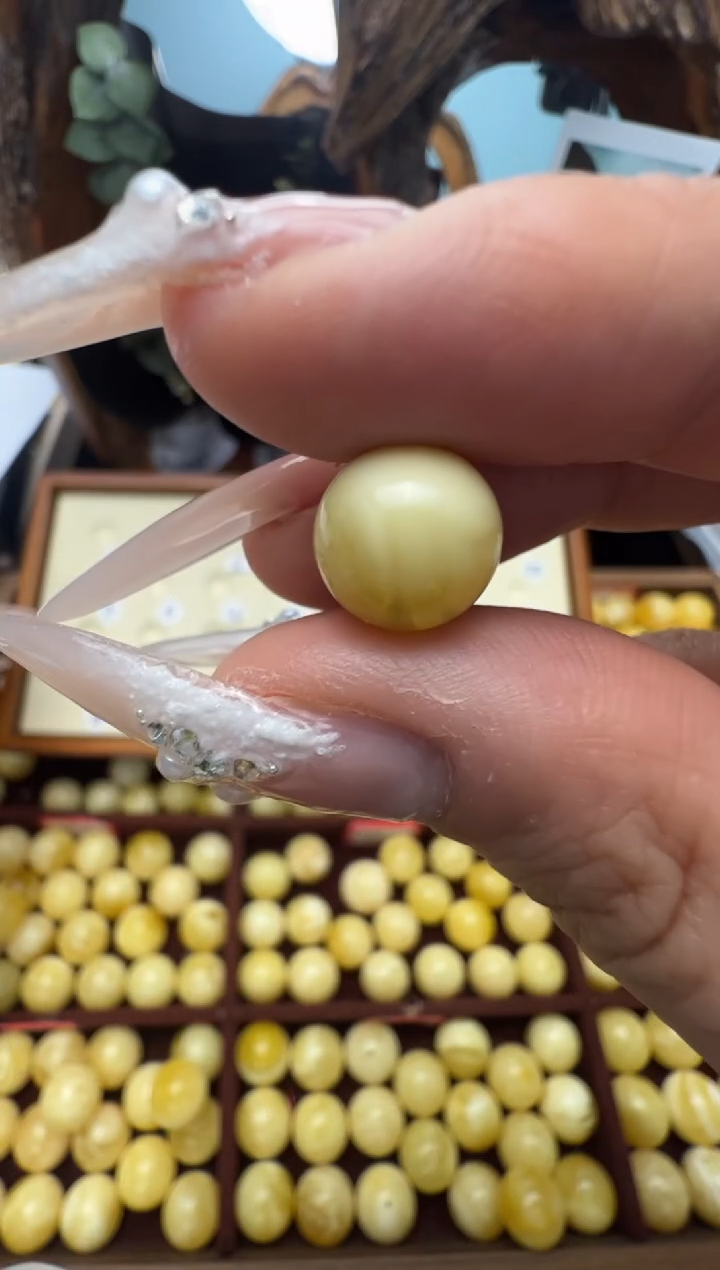 【闪购商品】琥珀裸石未镶嵌俄料微瑕10.5mm