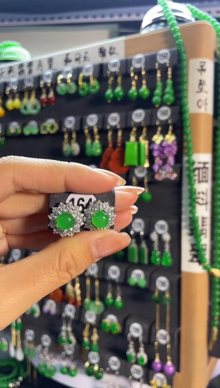 【闪购商品】翡翠耳饰银S925镶嵌164...