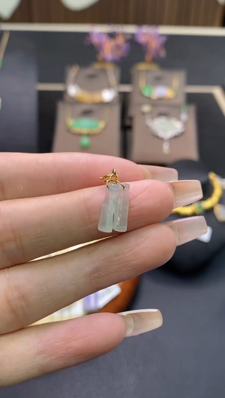 【闪购商品】翡翠颈饰18K金镶嵌净货13135