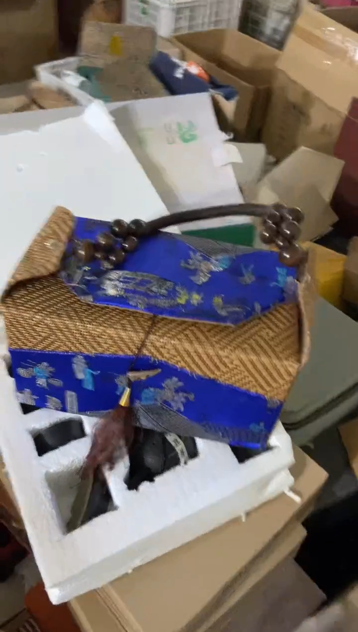 杯无运费险有瑕疵的摄影的产品有使用过的痕迹有点脏介意勿拍