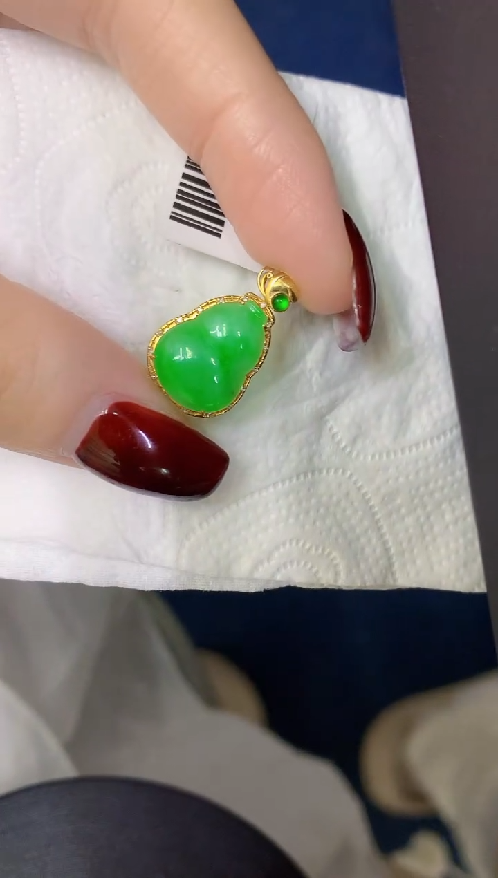 颈饰18K金镶嵌翡翠缅甸天然翡翠a货