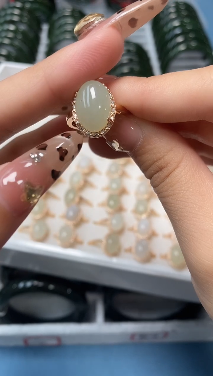 未镶嵌戒指和田玉和田玉白玉戒指