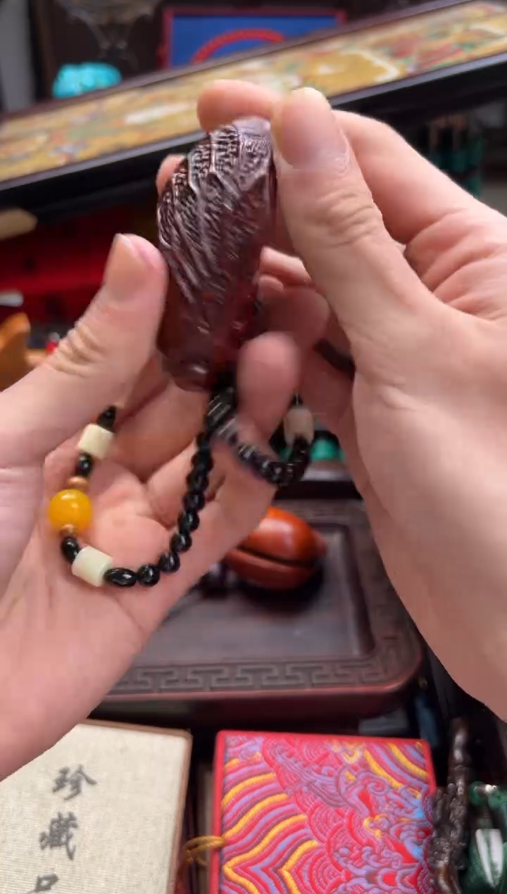 檀香紫檀（小叶紫檀）--------瓷---------蝉