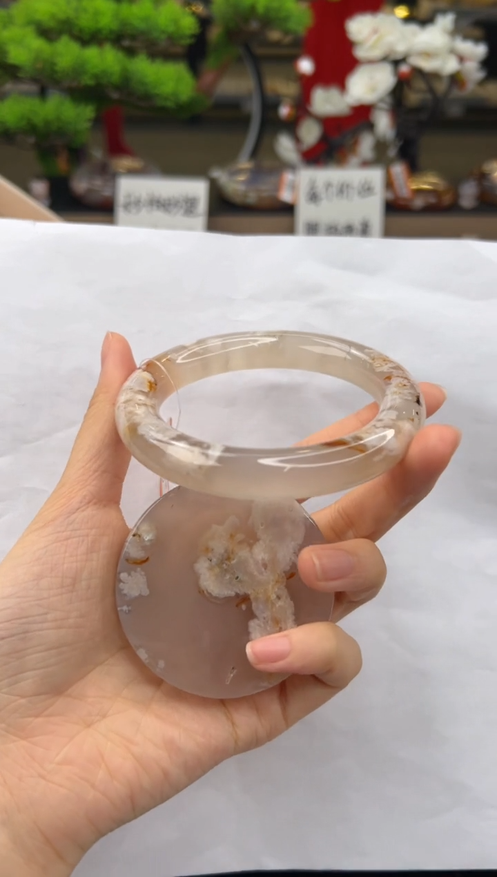 【闪购商品】石英质玉手镯未镶嵌59圈口（赠送镯心）61355