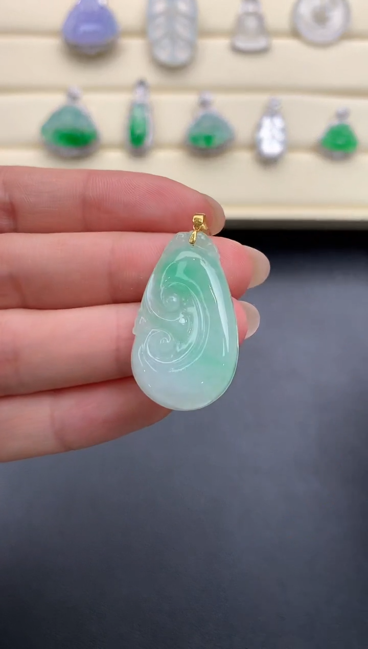 【闪购商品】翡翠颈饰18K金镶嵌Q92       