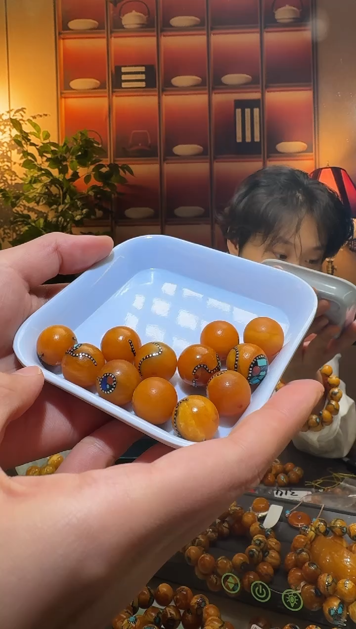 蜜蜡颈饰未镶嵌亳****盔6732天然蜜蜡珠宝奇石