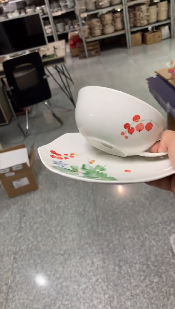 【闪购商品】瓷片陶瓷原单CC486餐具1个