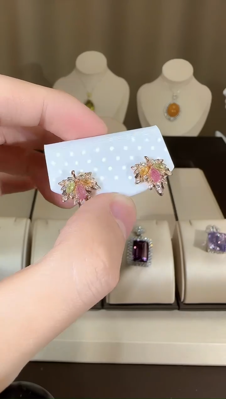 【闪购商品】碧玺耳饰银S925镶嵌枫叶耳钉12mm