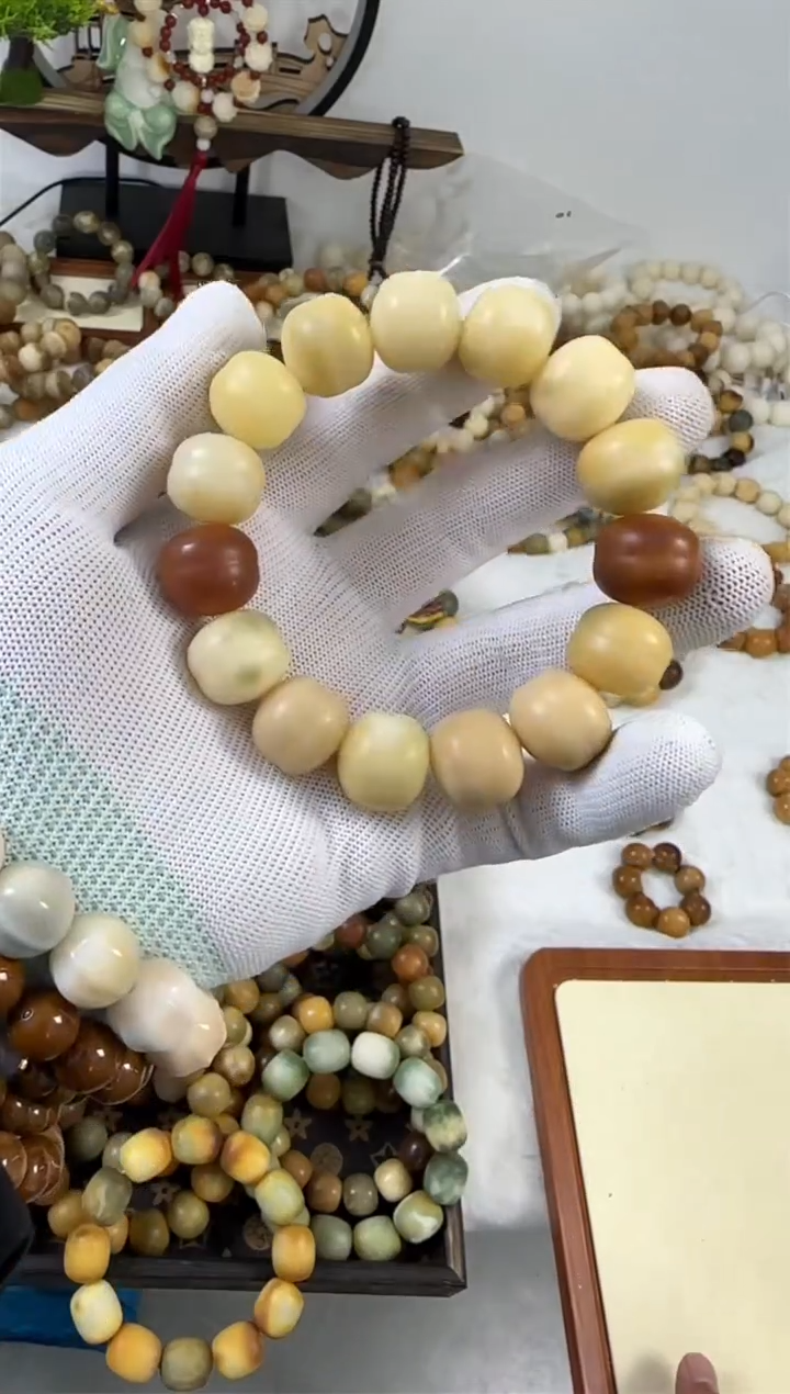 【闪购商品】白玉菩提手串18*手工干磨浅米汉堡珠大卡