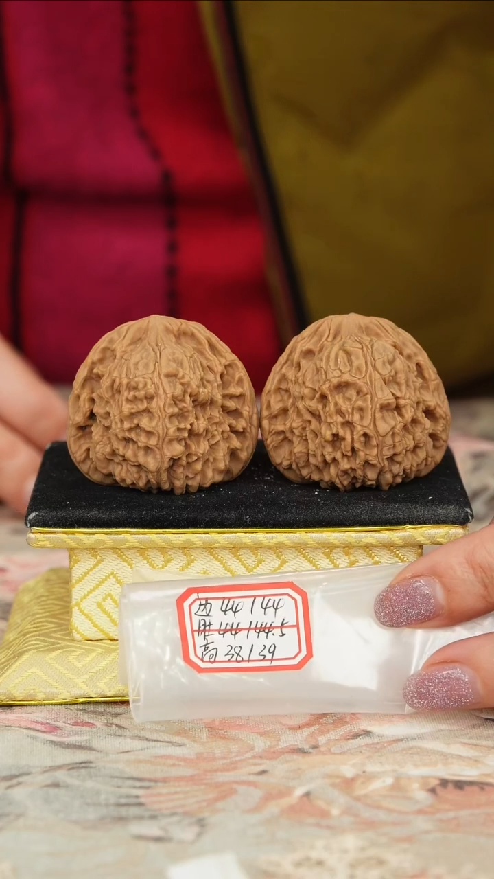 【闪购商品】文玩核桃把件赵喜满南将石