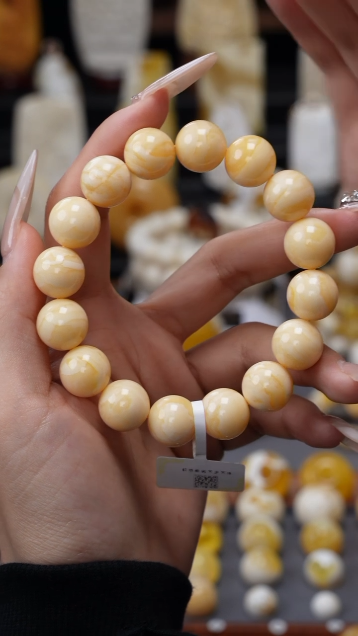 【闪购商品】琥珀裸石未镶嵌52656955