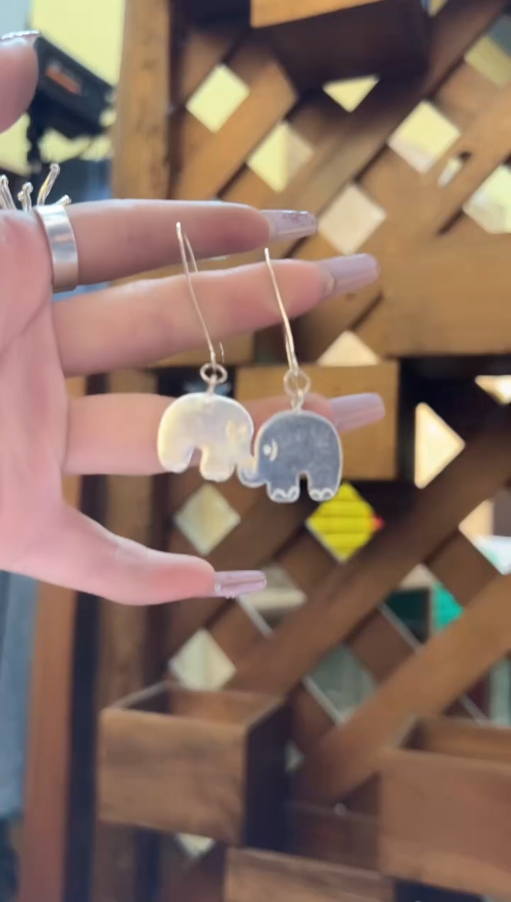 无925银王**、耳饰