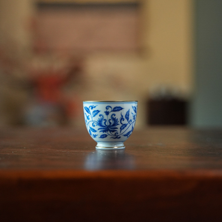 【小田甄陶】 青花宝莲单杯35ml（华隐S1222）