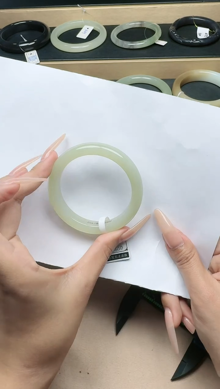 【闪购商品】和田玉手镯未镶嵌55/56圈口YY