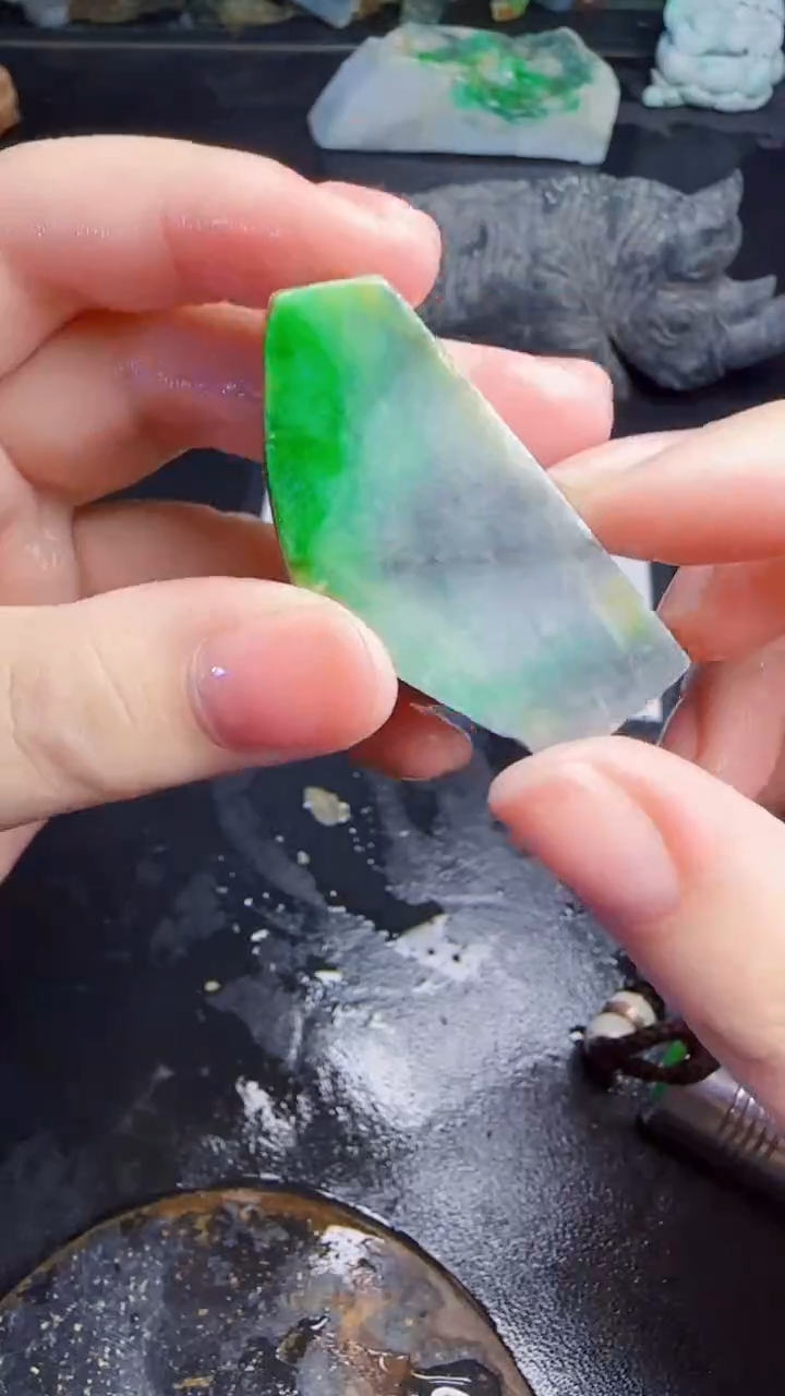 未镶嵌挂件翡翠沙**粒天然翡翠062