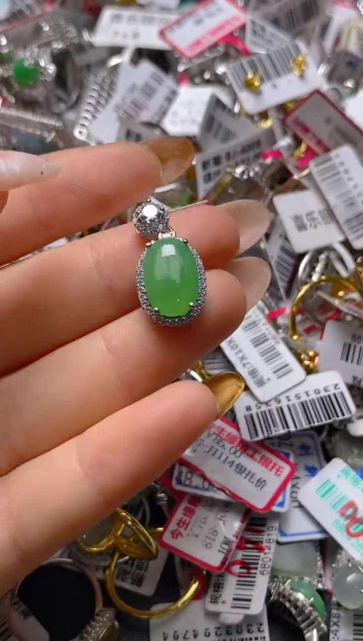 银S925镶嵌戒指翡翠百内无证书