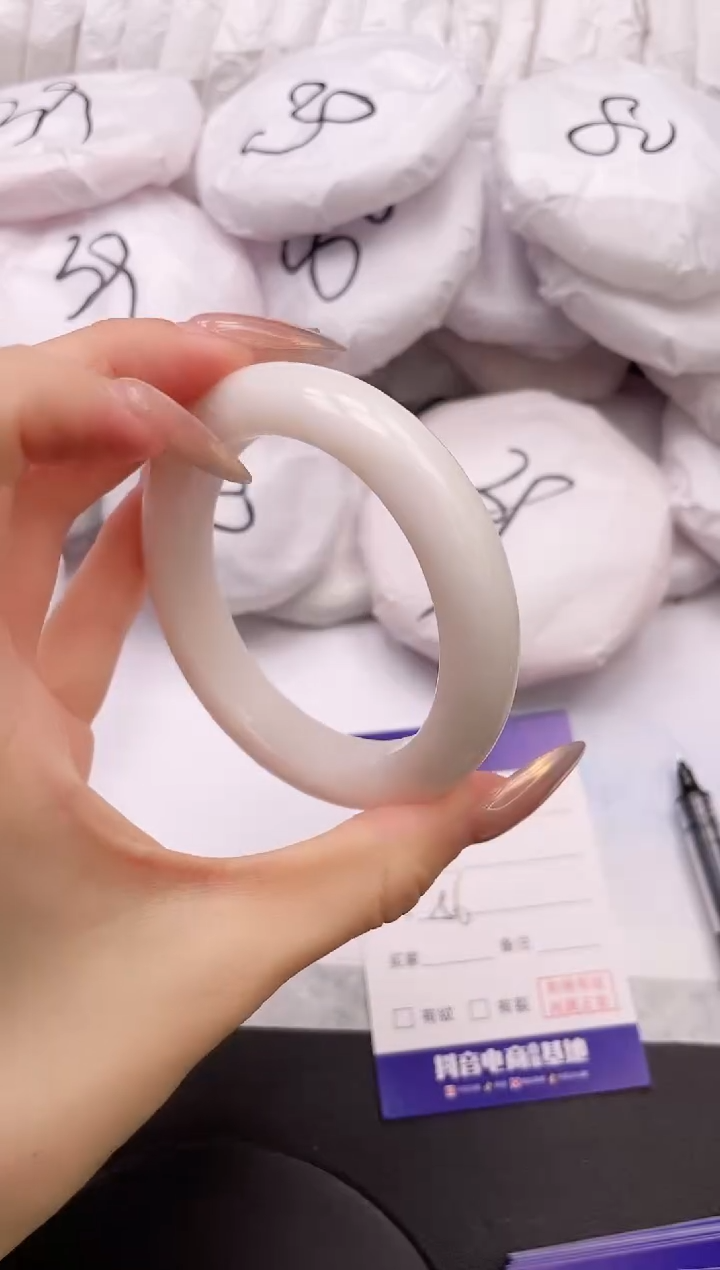 【闪购商品】和田玉手镯未镶嵌8K148-55